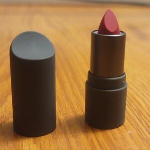 NWOB Bite Beauty Mini Travel Hot Tomato Red Power Move Soft Matte Lipstick 1.25g